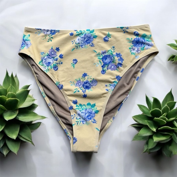 WeWoreWhat NWOT High Rise Bikini Bottoms Medium - Picture 2 of 3
